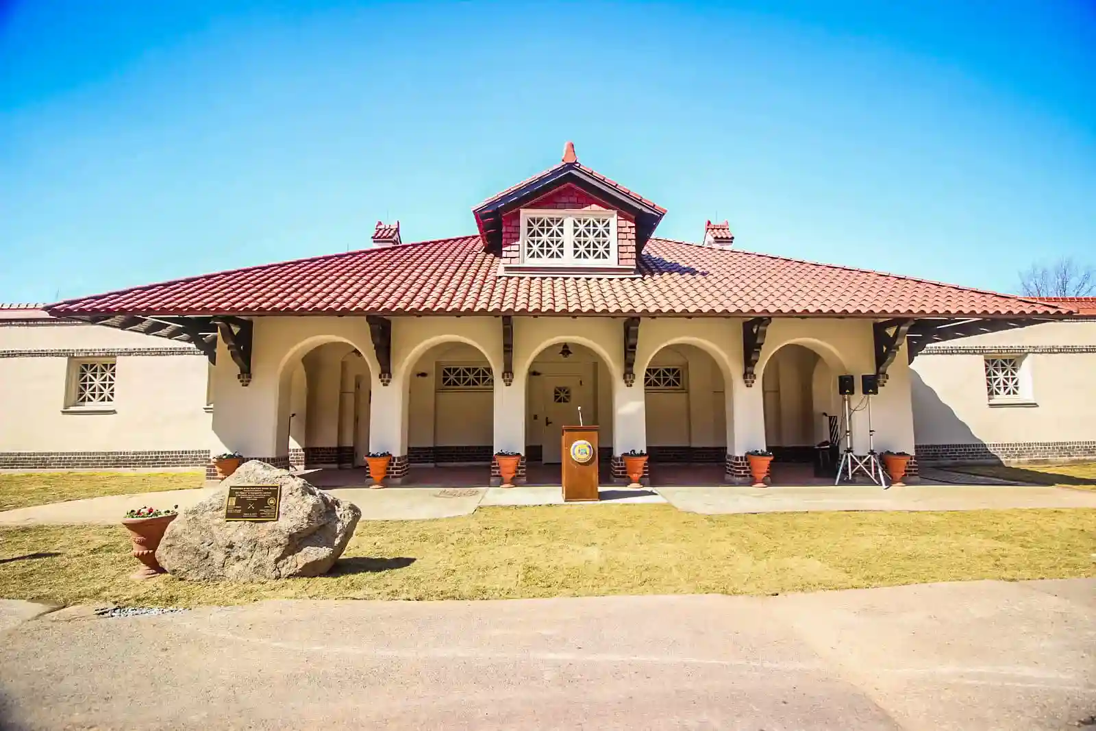 east-parl-canoe-house